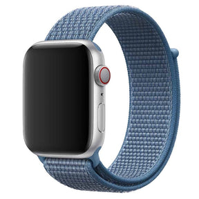 Apple Watch Sport Loop Armband in Cape Cod Blau