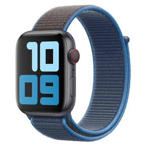 Apple Watch Sport Loop Armband in Surf Blau