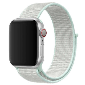 Apple Watch Sport Loop Armband in Teal Tint